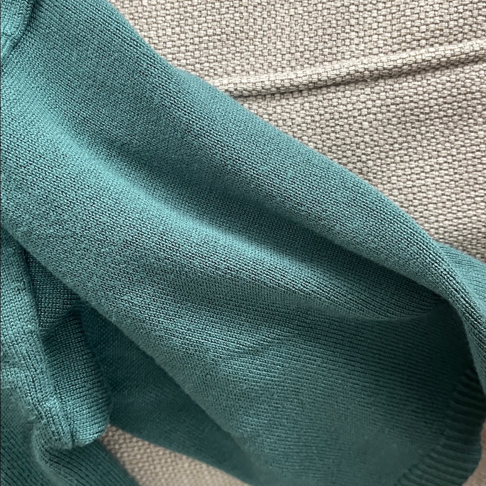 Sweater - Picture 5 of 6